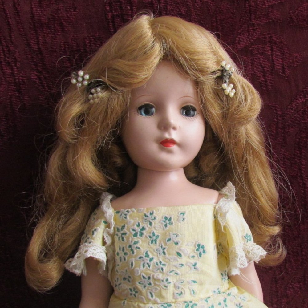 WALKING DOLL 18" AMERICAN CHARACTER SWEET SUE HARD PLASTIC w WIG, DRESS, CLOTHES